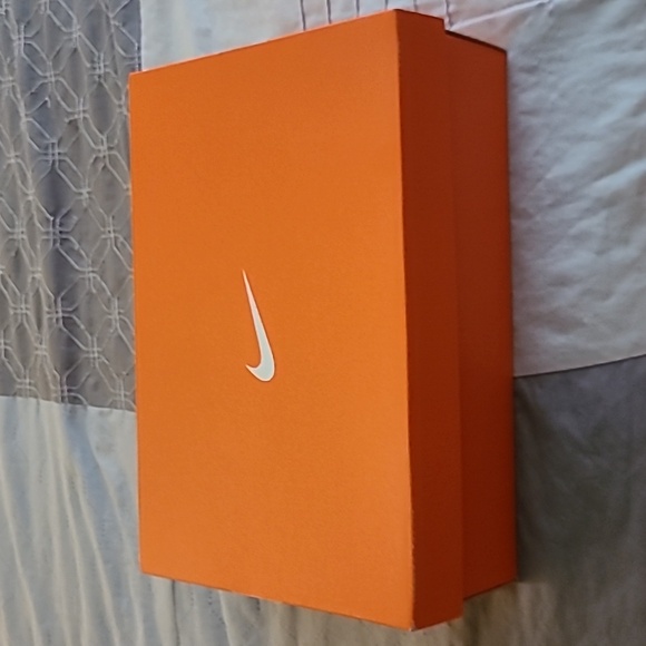 Shoes - Picture 4 of 5